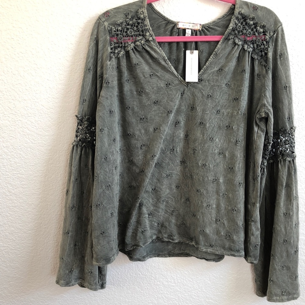 Eric Ali Top